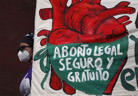 Mexican Supreme Court’s abortion decision expands access to millions, stands in contrast to US